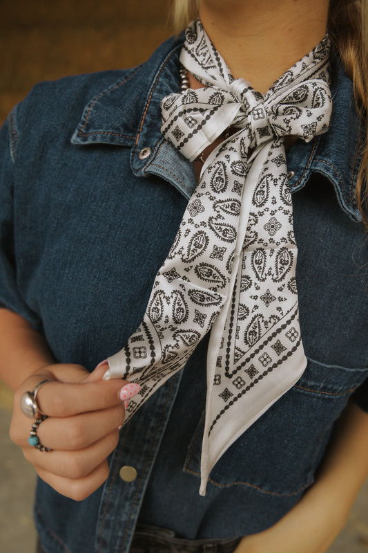 White Bandana Twilly